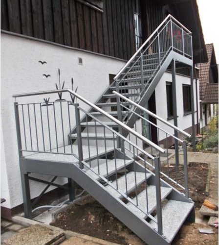 Treppenanlage für einen OG Zugang